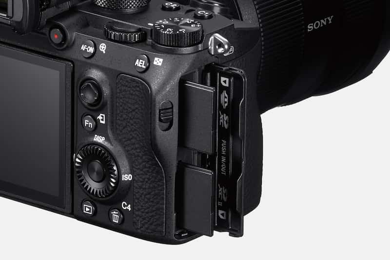 Sony α7RⅢ Alpha 7R III 35mm Full-Frame Camera with Autofocus | ILCE-7RM3A