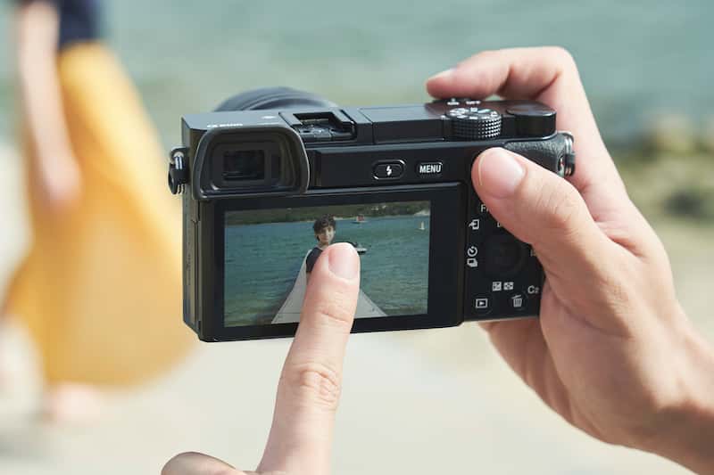 Alpha 6100 APS-C camera with fast AF | ILCE-6100 / ILCE-6100L